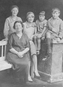 Picture of the real Kitty Conway later in life with her children